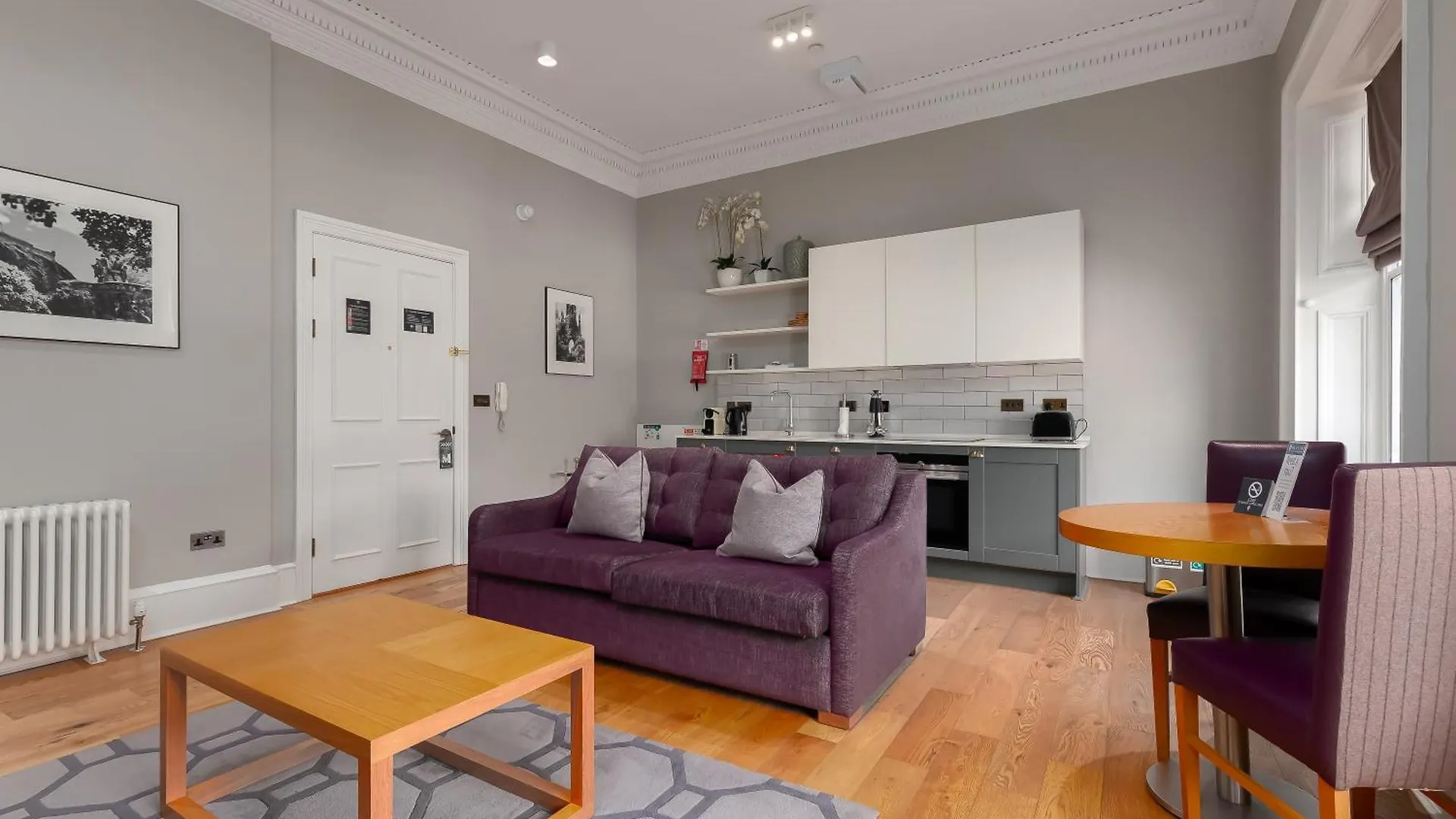 Destiny Scotland - Distillers House Apartment Edinburgh