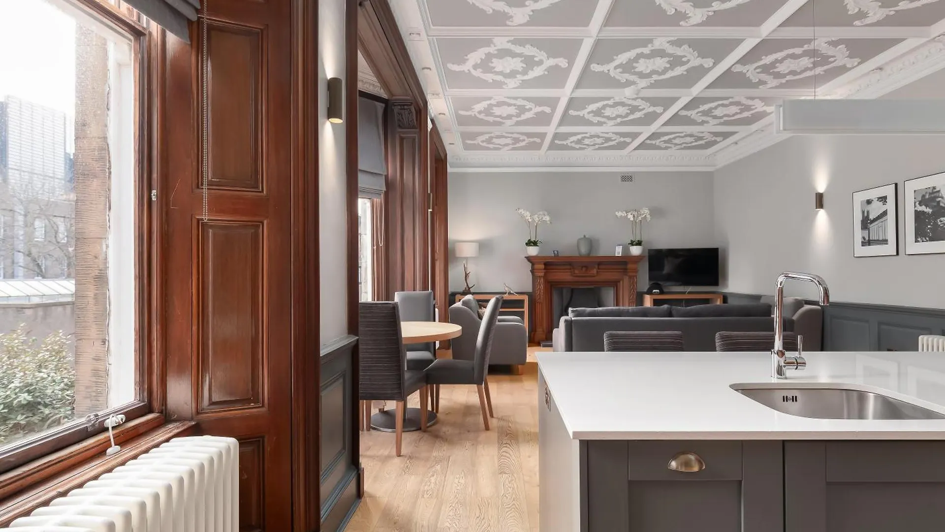 Destiny Scotland - Distillers House Apartment Edinburgh