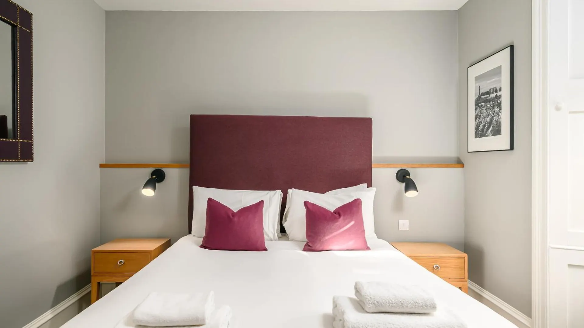 Destiny Scotland - Distillers House Apartment Edinburgh