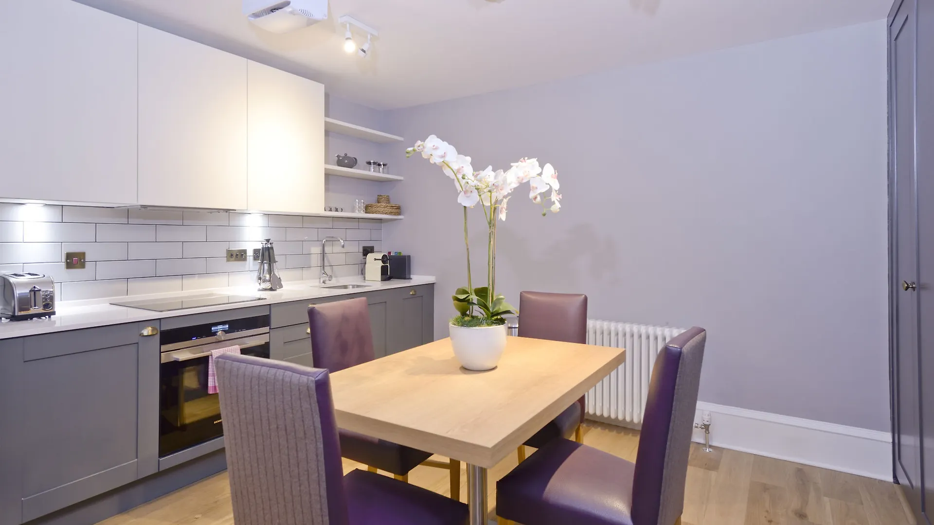Destiny Scotland - Distillers House Apartment Edinburgh