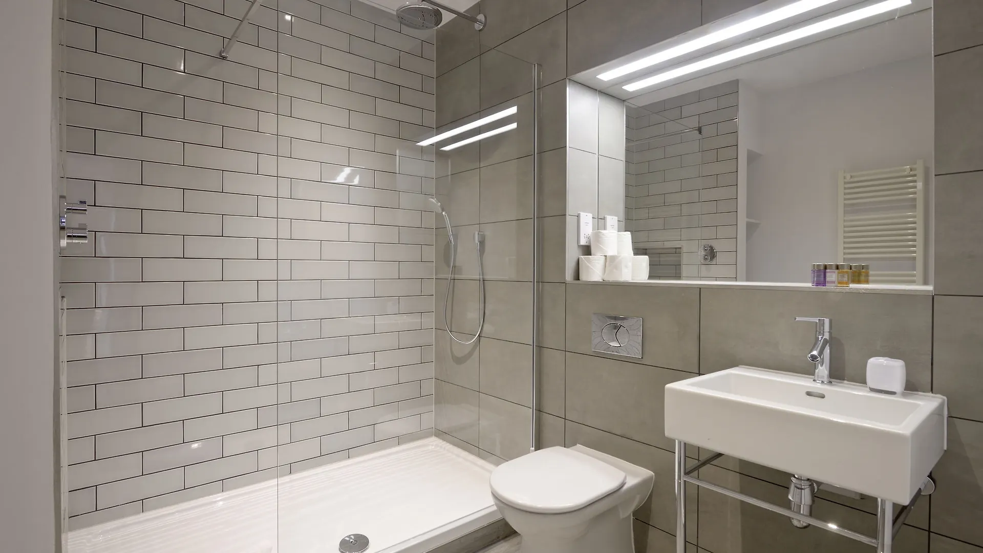 Destiny Scotland - Distillers House Apartment Edinburgh United Kingdom