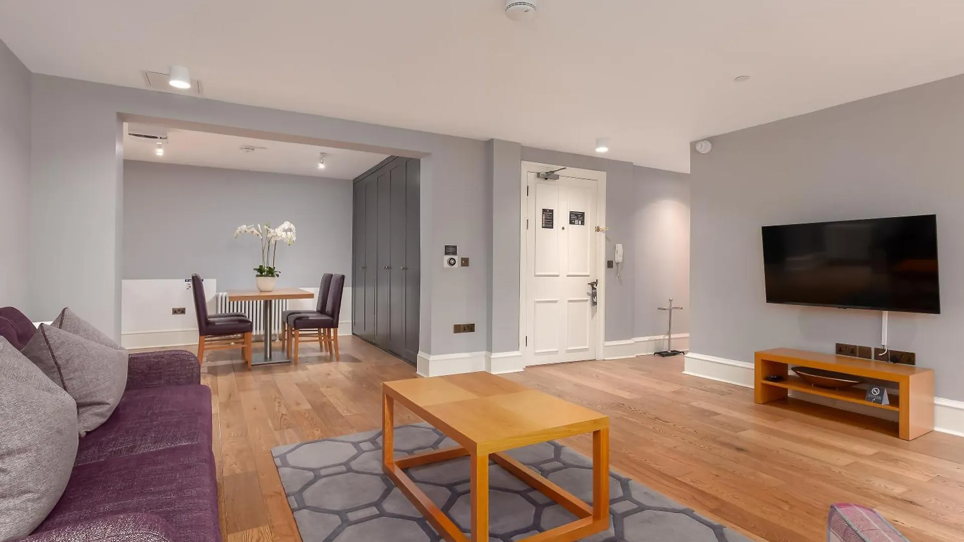Destiny Scotland - Distillers House Apartment Edinburgh United Kingdom