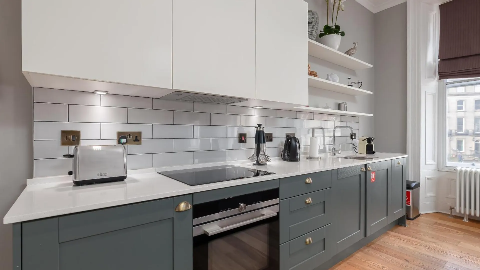 Destiny Scotland - Distillers House Apartment Edinburgh
