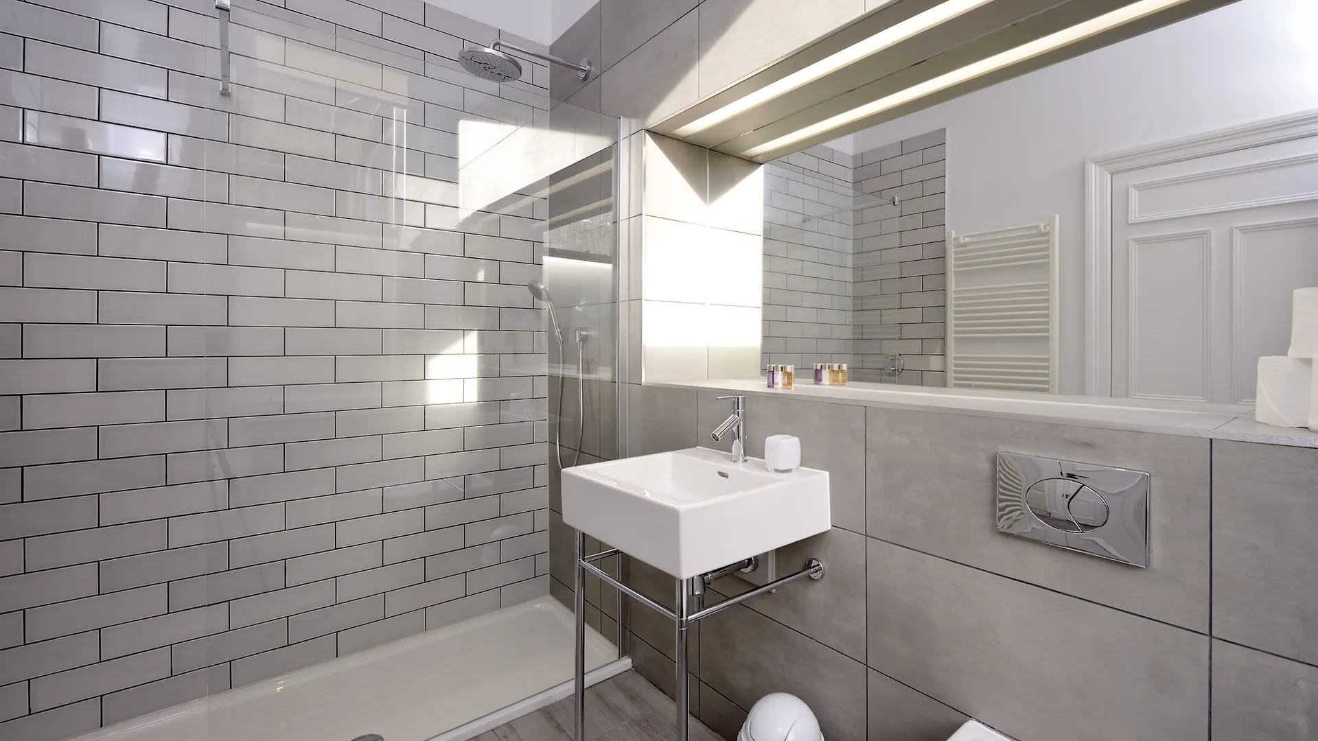 Destiny Scotland - Distillers House Apartment Edinburgh